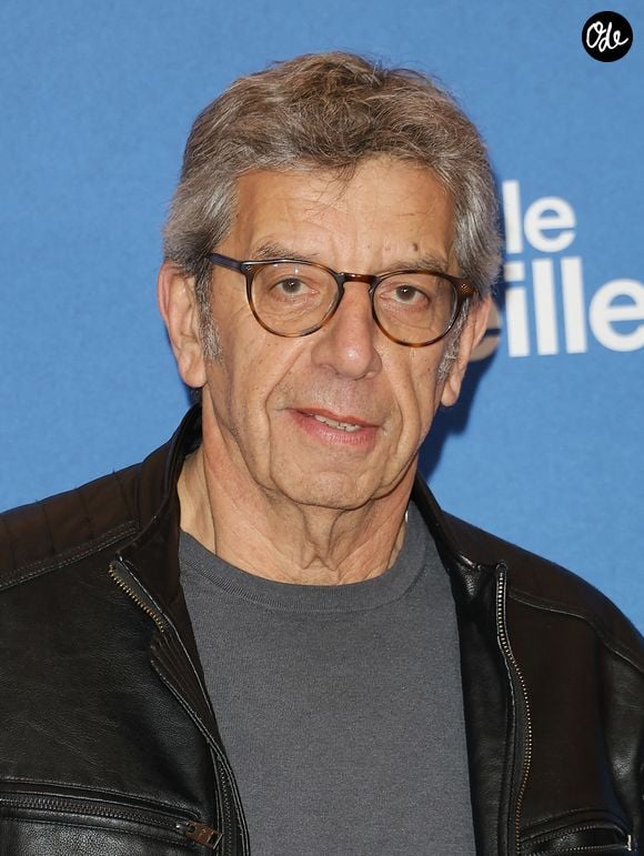 "J'ai commencé à avoir la tête qui tourne, des troubles de l'équilibre", raconte-t-il, "Je sentais les battements de mon cœur dans le cerveau.".

Michel Cymes - Première du film "Pour le Meilleur" au Grand Rex à Paris le 20 avril 2026. © Coadic Guirec/Bestimage