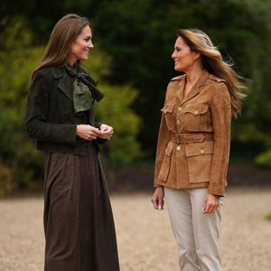 Les deux femmes sont apparues très élégantes et naturelles.

Kate Middleton et Melania Trump au parc de Frogmore à Windsor, dans le Berkshire, lors du deuxième jour de la deuxième visite d'État du président américain Donald Trump au Royaume-Uni. © PA Photo/ Bestimage