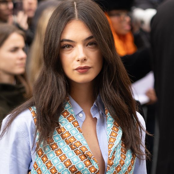 Une étape symbolique qui s’est « super bien passée », confirmant la solidité de leur couple.

Deva Cassel - Arrivées au défilé Dior "Collection Haute Couture Printemps/Eté 2026" lors de la Fashion Week de Paris (PFW), au musée Rodin, à Paris, France, le 26 janvier 2026. © Olivier Borde/Bestimage