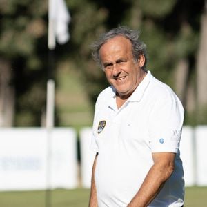 Depuis quarante ans, il y possède une maison sur les hauteurs de la cité balnéaire où il réside avec son épouse

Michel Platini - Les légendes du football et du rugby participent au tournoi "Manville Legends Cup" (6 - 7 octobre 2022) sur le Golf du Domaine de Manville aux Baux-de-Provence. Le 6 octobre 2022. 
© Stéphanie Gouiran / Panoramic / Bestimage