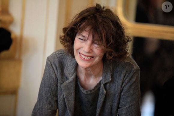 Jane Birkin lors d'une cérémonie au ministère de la Culture à Paris, France, le 10 avril 2013. Charlotte Valandrey, Giorgio Bianchi et Lou Doillon sont décorés du titre de Chevalier de l'Ordre des Arts et des Lettres par la ministre de la Culture Aurelie Filippetti. Photo par Jerome Domine/ABACAPRESS.COM