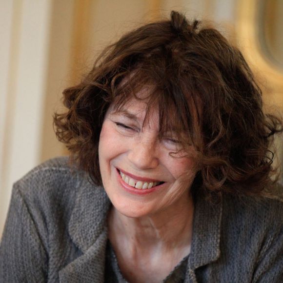 Jane Birkin lors d'une cérémonie au ministère de la Culture à Paris, France, le 10 avril 2013. Charlotte Valandrey, Giorgio Bianchi et Lou Doillon sont décorés du titre de Chevalier de l'Ordre des Arts et des Lettres par la ministre de la Culture Aurelie Filippetti. Photo par Jerome Domine/ABACAPRESS.COM