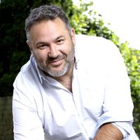 Bruce Toussaint présente ses 4 nouveaux chroniqueurs dans "Bonjour !", l'un d'eux vient de Télématin !