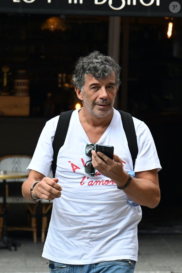 Pour l'heure, ni le principal concerné ni son avocat ne se sont exprimés sur l'affaire mais ce mardi matin, franceinfo informe qu'il a été placé en garde à vue.

Exclusif - Stéphane Plaza lors de l'hommage à l’acteur Yannik Mazzilli (Scènes de ménages) au théâtre de la Renaissance à Paris, France, le 2 août 2024.