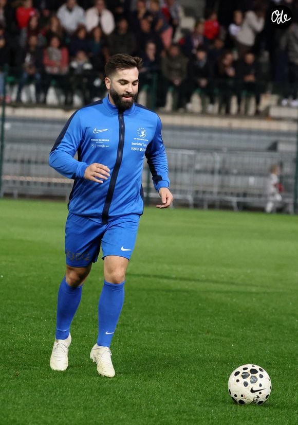 Kendji Girac durant la première édition du « match des légendes » opposant l'équipe des Légendes, les anciens de Cannes, à l'équipe des Etoiles avec pour capitaine Didier Deschamps, au stade Pierre de Coubertin à Cannes, le 30 octobre 2025. 

© Dominique Jacovides  / Bruno Bebert / Bestimage