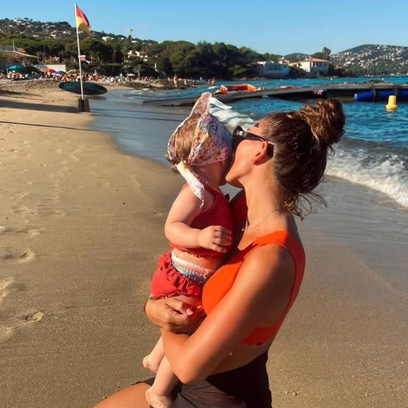 Vitaa immortalisée avec sa fille Noa - (Capture d'écran Instagram - mai 2024)