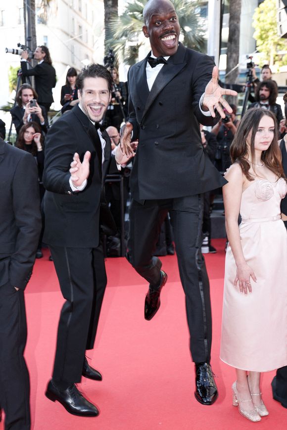 François Civil, Jean-Pascal Zadi assistant au tapis rouge de "L'Amour Ouf" (Beating Hearts) lors de la 77e édition du Festival de Cannes au Palais des Festivals le 23 mai 2024 à Ca assistant au tapis rouge de "L'Amour Ouf" (Beating Hearts) lors de la 77e édition du Festival de Cannes au Palais des Festivals le 23 mai 2024 à Cannes, France.  Photo David Boyer/ABACAPRESS.COM