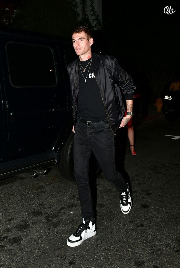 Presley Gerber avait déjà évoqué ses problèmes d'addiction par le passé.

Presley Gerber profite d’une soirée en compagnie d’une mystérieuse jeune femme blonde au Bird Street Club, à West Hollywood