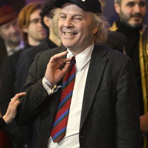Philippe Katerine - Les célébrités à la 14ème cérémonie des Magritte awards à Bruxelles, le 22 février 2025. Si le film "La nuit se traîne" de M.Blanchart a remporté dix prix, l'acteur-réalisateur français G/Lellouche a reçu un Magritte d'Honneur.
© Photonews / Bestimage