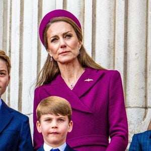 Catherine (Kate) Middleton, princesse de Galles, Le prince George de Galles, Le prince Louis de Galles, La princesse Charlotte de Galles - La famille royale britannique assiste aux célébrations du 80ème anniversaire de la fin de la Seconde guerre mondiale (VE Day) à Londres, le 5 mai 2025. Backgrid USA / Bestimage