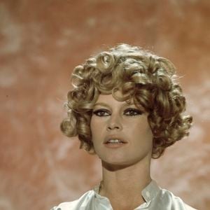 Archives - En France, à Paris, Brigitte BARDOT sur le plateau de l'émission "Show Bardot". Le 15 novembre 1967 © Bernard Leguay via Bestimage