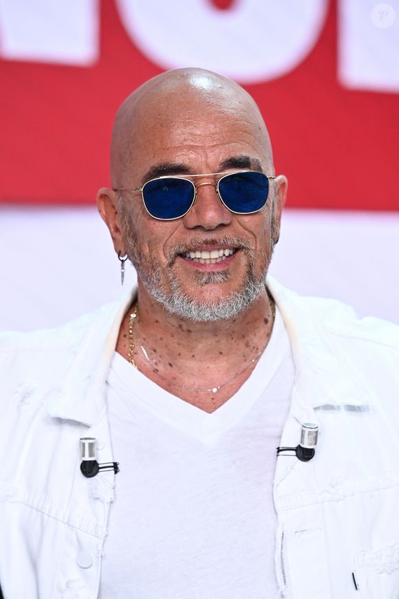 Exclusif - Pascal Obispo  - Enregistrement de l'émission "Vivement dimanche" au studio Gabriel, présentée par M.Drucker, diffusée sur France 3 le 17 septembre 2023. 
© Guillaume Gaffiot / Bestimage