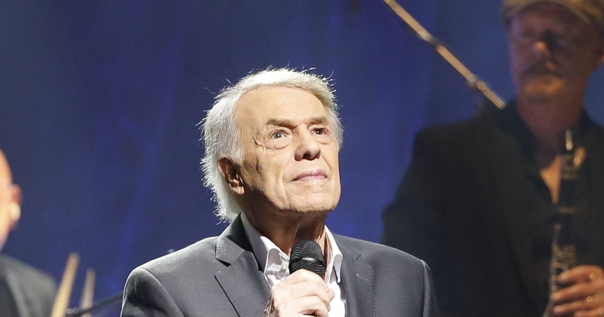 "Ils vivent à l'étranger, je les vois peu" : Salvatore Adamo évoque ses trois enfants et ses petites-filles, qui vivent loin de lui