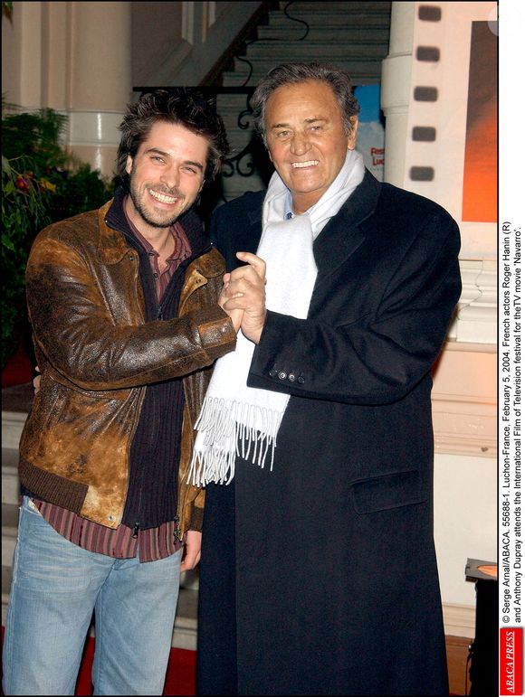 Les acteurs français Roger Hanin et Anthony Dupray assistent au festival international du film et de la télévision pour le téléfilm 'Navarro' à Luchon-France, le 5 février 2004. Photo Serge Arnal/Abaca