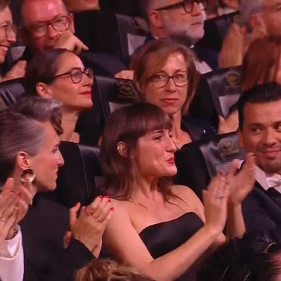 Mylène Farmer chante au Festival de Cannes, Juliette Armanet émue - capture d'écran France 2