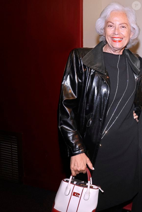 Exclusif - Sylvana Lorenz avec un nouveau look ( cheveux tout blancs ) - Générale du spectacle "Psych&Lyrique" à la Comédie Saint-Michel à Paris le 13 septembre 2025. © Cédric Perrin/Bestimage