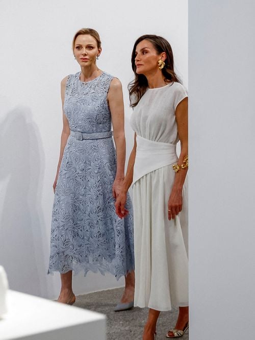 Charlène de Monaco et Letizia d'Espagne : le look pointu de la reine contraste avec le style romantique de la princesse
