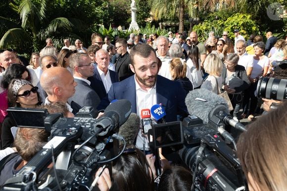 Louis Sarkozy a ouvert son QG de campagne sur la place de la mairie de Menton après avoir déclaré sa candidature aux prochaines élections municipales dans la cité du citron. Devant des centaines de personnes, il a exposé ses projets pour la ville, le 11 octobre 2025 à Menton, France. Photo by Shootpix/ABACAPRESS.COM