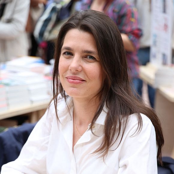 Charlotte Casiraghi se livre avec une vive émotion sur les souvenirs marquants de son enfance hors du commun.

Charlotte Casiraghi assiste au 5e Festival du livre de Paris au Grand Palais à Paris. 

© Denis Guignebourg/Bestimage