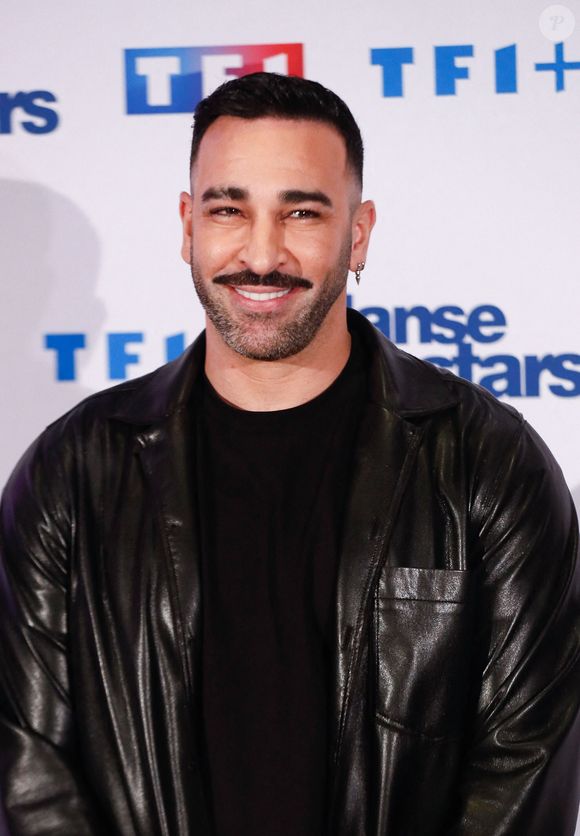 Il y a Lénie, Adil Rami et Florent Manaudou
Adil Rami - Photocall de lancement de la saison 2025 de "Danse avec les stars" (DALS) au siège de  TF1 à Boulogne-Billancourt, France, le 16 janvier 2025. © Christophe Clovis / Bestimage
