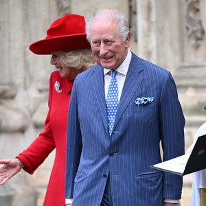 Le roi Charles (Charles III d'Angleterre) et la reine Camilla (Camilla Parker Bowles, reine consort d'Angleterre) quittent la cérémonie annuelle de célébration du Jour du Commonwealth à l'abbaye de Westminster, à Londres. Backgrid UK/ Bestimage