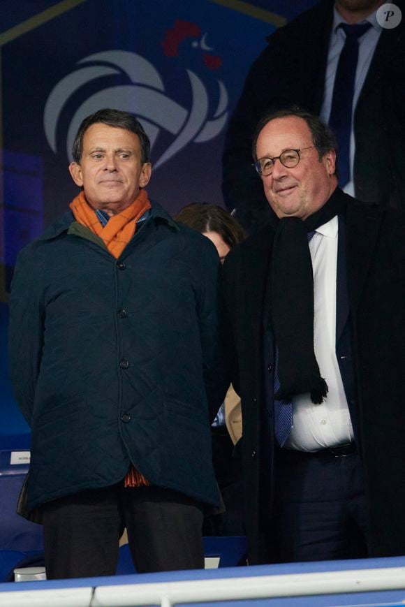 Manuel Valls, François Hollande - Célébrités assistent au match de Ligue des Nations entre la France et l' Israël (0-0) au Stade de France à Saint-Denis le 14 novembre 2024. © Cyril Moreau/Bestimage