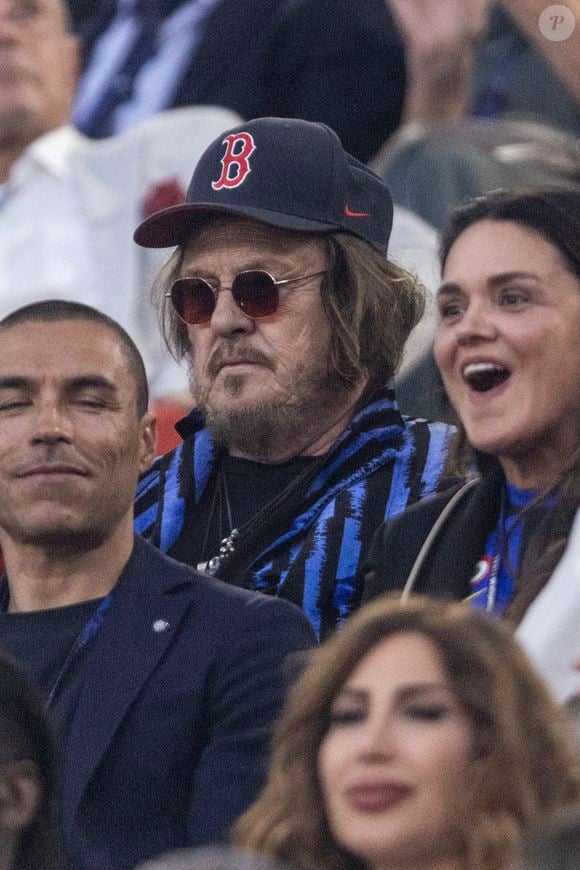 Zucchero et sa femme Francesca Mozer - Les célébrités dans les tribunes de la finale de la Ligue Des Champions 2025 "PSG - Inter Milan" à l'Allianz Arena de Munich, le 31 mai 2025.
© Cyril Moreau/Bestimage