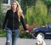 Le père de famille de 53 ans a d'abord été marié à sa première épouse, Justine Mus de son nom de jeune fille Wilson.

Justine Wilson, ex femme de Elon Musk, promène son chien à Brentwood le 22 juin 2022. Backgrid USA / Bestimage