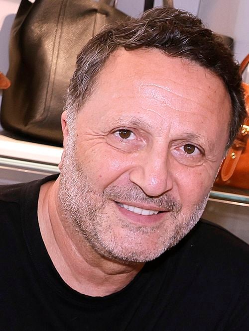 Malgré sa convalescence, Arthur profite pleinement d’un véritable paradis (qui se trouve à 15 000 km de la France) avec Mareva Galanter