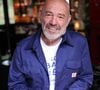 À 68 ans, Philippe Corti poursuit une carrière bien remplie entre télévision, cinéma, théâtre et musique.  

Philippe Corti participe à l'événement « Les Chefs à Saint-Tropez fêtent les producteurs », le 3 mai 2026 à Saint-Tropez, en France. Photo de Jérôme Dominé/ABACAPRESS.COM