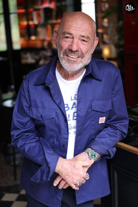 À 68 ans, Philippe Corti poursuit une carrière bien remplie entre télévision, cinéma, théâtre et musique.  

Philippe Corti participe à l'événement « Les Chefs à Saint-Tropez fêtent les producteurs », le 3 mai 2026 à Saint-Tropez, en France. Photo de Jérôme Dominé/ABACAPRESS.COM