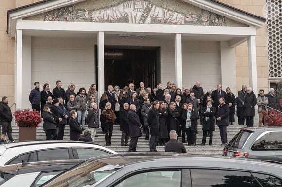 Andrea Casiraghi, Pierre Casiraghi, Beatrice Borromeo, la princesse Caroline de Hanovre et Charlotte Casiraghi - Obsèques de Fernanda Biffi Casiraghi (99 ans), mère de Stefano Casiraghi, à Fino Mornasco, Italie, le 9 décembre 2024. © Emanuele Roberto De Carli/IPA via ZUMA Press/Bestimage