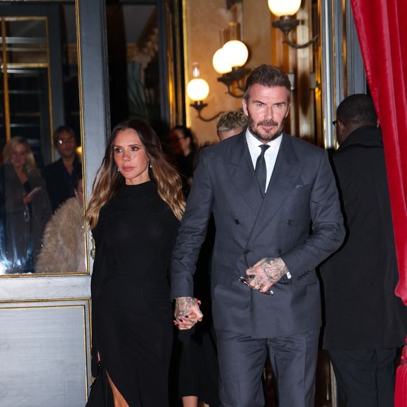 David et Victoria Beckham figurent parmi les habitués de cet hôtel cinq étoiles ultra-confidentiel situé à deux pas des Champs-Elysées.


Paris, FRANCE David et Victoria Beckham sortent de leur hôtel à Paris, accompagnés de leurs fils Romeo et Cruz et de leurs amies Kim et Jackie. La famille s'est montrée élégante lors d'un dîner nocturne.



Sur la photo : David Beckham, Victoria Beckham