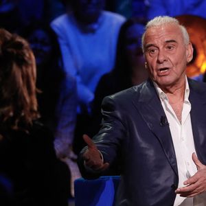 Exclusif - Faustine Bollaert, Michel Fugain - Enregistrement de l'émission "La Boîte à Secrets N°19" dans les studios de la Cité du Cinéma à Saint-Denis, présentée par F.Bollaert et diffusée le 3 janvier sur France 3 © Christophe Clovis / Bestimage