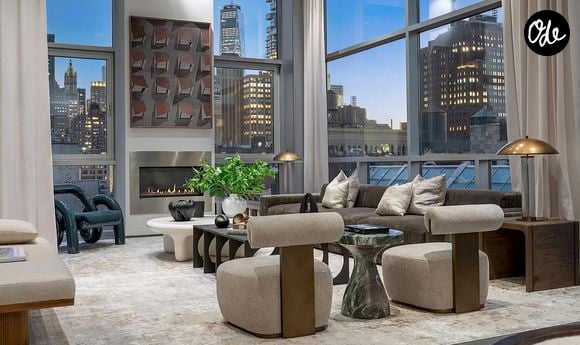 Il est désormais affiché à 25 millions de dollars, soit plus de 10 millions de plus que son prix d’achat.

Thierry Henry, légende du football français, a mis en vente son luxueux penthouse de New York, acheté en 2010 au moment de sa signature aux Red Bulls, contre 25 millions de dollars (22 millions d'euros). Photo par Sotheby's via Bestimage