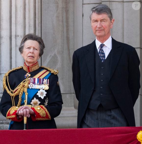 La princesse Anne et son mari Timothy Laurence, - Les membres de la famille royale britannique au balcon de Buckingham Palace lors de la cérémonie Trooping the Colour à Londres, le 14 juin 2025.  © Goff Inf / Bestimage