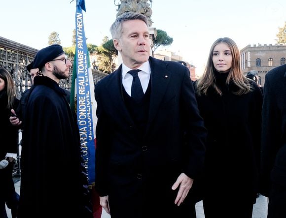 Emmanuel Philibert de Savoie et sa fille Vittoria lors du 146ème anniversaire de la Garde d'honneur du Panthéon au monument Victor-Emmanuel II (Altare della Patria - Autel de la Patrie) à Rome. Le 21 janvier 2024
© LaPresse / Panoramic / Bestimage