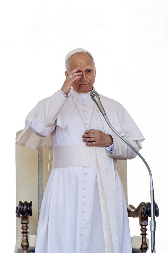 Le pape Léon XIV lors de son audience générale hebdomadaire sur la place Saint-Pierre, au Vatican, le 18 juin 2025. © Alessia Giuliani/IPA via ZUMA Press / Bestimage/Bestimage