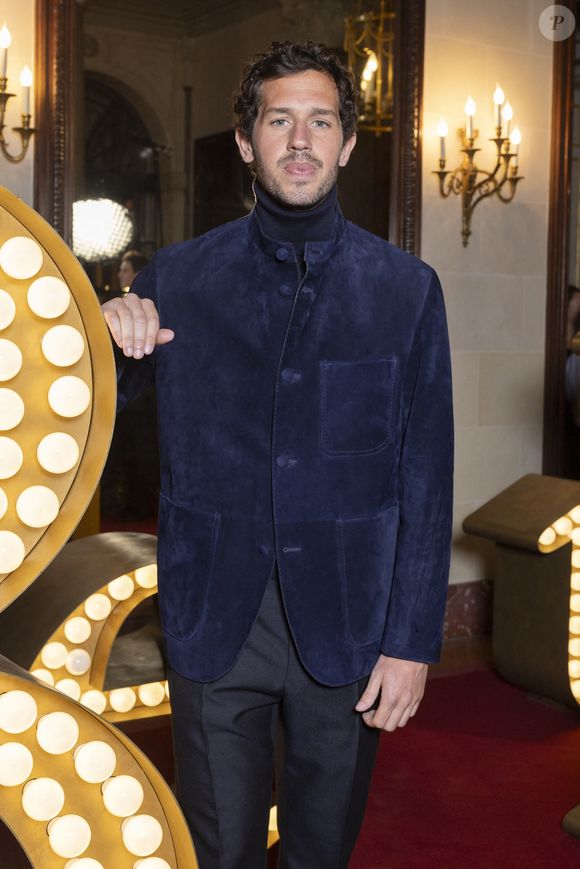 Victor Belmondo, nouvel ambassadeur de Berluti, nouvel ambassadeur de Berluti,  - Photocall pour les 130 ans de Berluti lors de la fashion week à Paris le 22 janvier 2025. © Olivier Borde /Bestimage