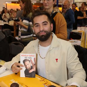 Kendji Girac a déménagé

Kendji Girac à la Hall Georges Brassens de Brive-la-Gaillarde pour la 43 ème Foire du Livre de Brive.. © Jean-Marc Lhomer/Bestimage