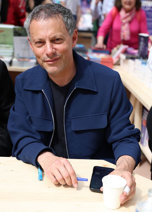 Marc-Olivier Fogiel lors du 5ème festival du Livre de Paris au Grand Palais à Paris, France, le 17 avril 2026. Les 17, 18 et 19 avril 2026, le Festival du livre de Paris célébrera les livres et la lecture, sous toutes ses formes, pour tous les publics. © Denis Guignebourg/BestImage