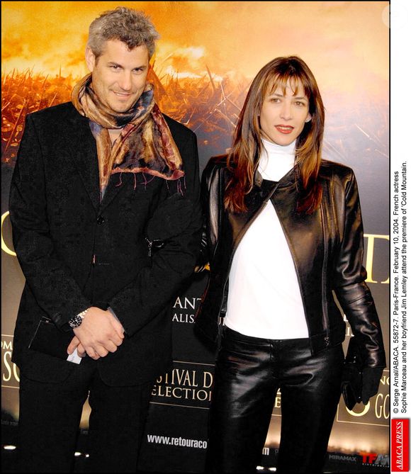 Sophie Marceau est ensuite tombée amoureuse de Jim Lemley.

Paris-France. 10 février 2004. L'actrice française Sophie Marceau et son petit ami Jim Lemley assistent à la première de 'Cold Mountain'. Arnal Serge/ABACA