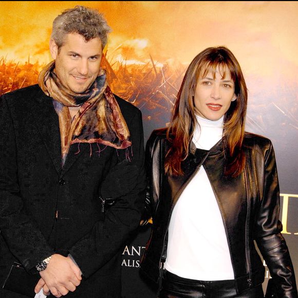 Sophie Marceau est ensuite tombée amoureuse de Jim Lemley.

Paris-France. 10 février 2004. L'actrice française Sophie Marceau et son petit ami Jim Lemley assistent à la première de 'Cold Mountain'. Arnal Serge/ABACA