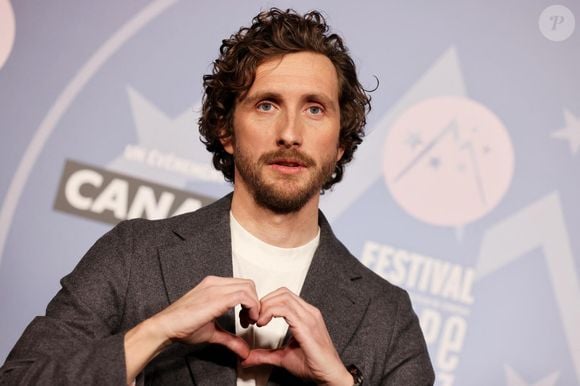 Baptiste Lecaplain - Tapis rouge de la cérémonie d'ouverture du 29ème Festival International du Film de Comédie de l'Alpe d'Huez le 19 Janvier 2026. © Dominique Jacovides/Bestimage