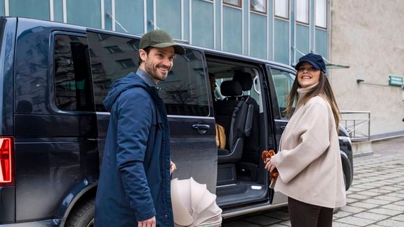 Sofia et Carl Philip de Suède parents pour la 4e fois : le couple princier quitte la maternité avec son bébé... dès le lendemain de son arrivée !