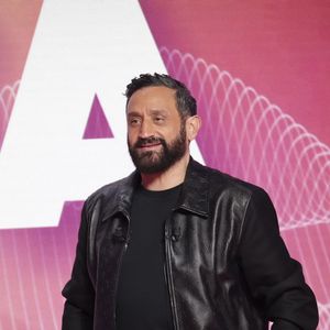 Exclusif - Cyril Hanouna, sur le plateau de l’émission « TPMP » présentée par C.Hanouna et diffusée en direct sur Youtube et sur toutes les box (SFR, FREE, Bouygues, MyCanal etc), Paris, France, le 24 mars 2025. © Jack Tribeca / Bestimage