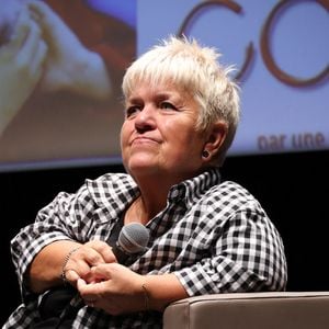 L'an passé, Mimie Mathy avait décliné l'invitation des "Enfoirés" mais la comédienne a fait son grand retour au sein de la troupe. 

Exclusif - Mimie Mathy, marraine de la 3ème édition - Présentation du court-métrage "Les âmes de papier" à l'occasion de la 3ème édition du festival Histoires de Femmes à Dreux. 
© Denis Guignebourg / Bestimage
