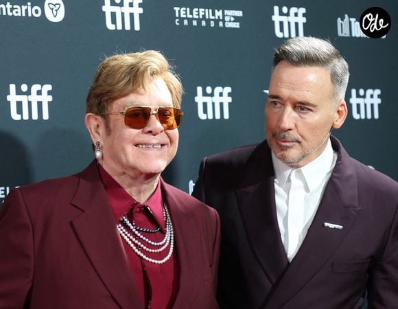 L’établissement propose une cuisine méditerranéenne dans un cadre privilégié, au bord de l’eau, avec notamment des plats de poisson, des fruits de mer et des pâtes à la langouste.

Elton John et David Furnish assistent à l’avant-première du film "Elton John: Never Too Late", dans le cadre du Festival international du film de Toronto 2024, au Roy Thomson Hall, le 6 septembre 2024.

© Picjer/imageSPACE via ZUMA Press Wire
