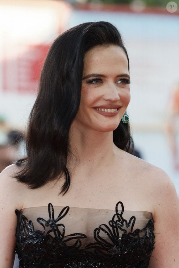 Eva Green marche sur le tapis rouge pour la projection du film "Babygirl" pendant le 81e Festival international du film de Venise le 30 août 2024 à Venise, Italie. Photo by Marco Piovanotto/ABACAPRESS.COM