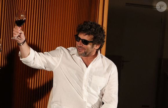 Patrick Bruel - Festival International du Film de Pauillac "Les Vendanges du 7eme Art "au Château d'Armailhac à Pauillac le 9 juillet 2025. © Jean-Marc Lhomer/Bestimage